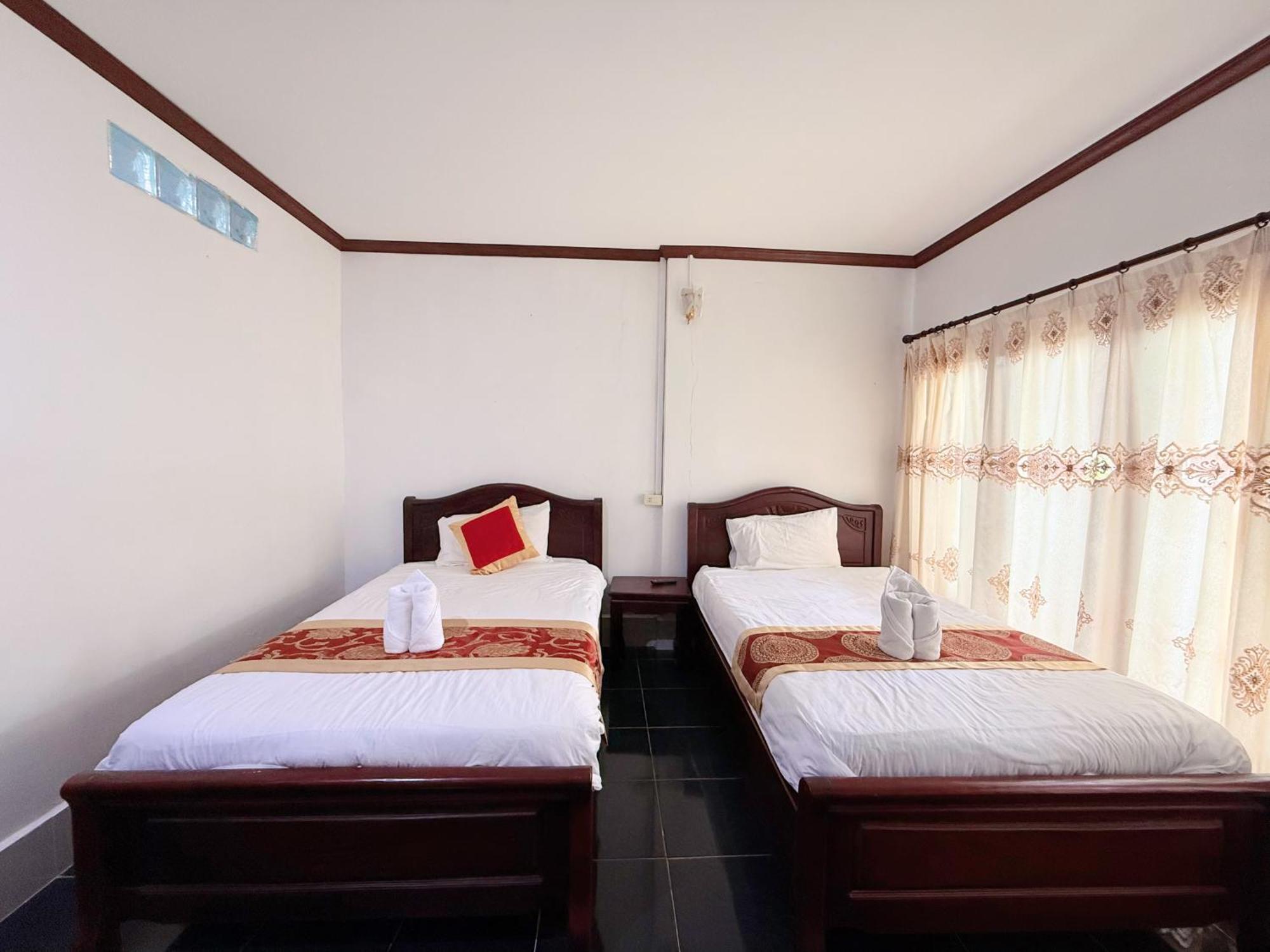 Vangvieng Sisavang Mountain View Hotel Vang Vieng Exteriör bild
