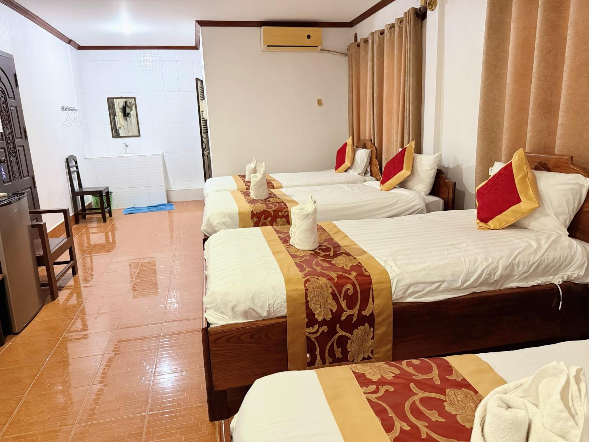 Vangvieng Sisavang Mountain View Hotel Vang Vieng Exteriör bild