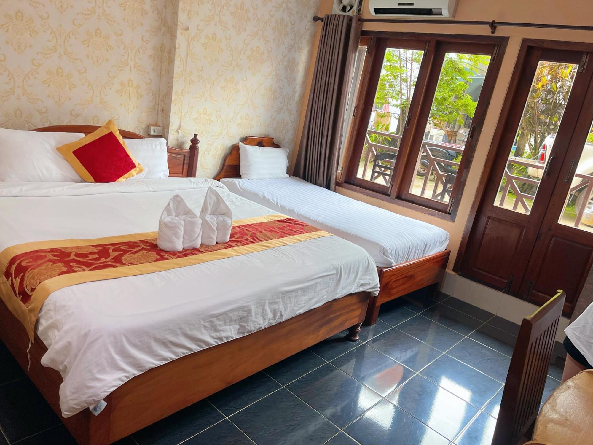 Vangvieng Sisavang Mountain View Hotel Vang Vieng Exteriör bild