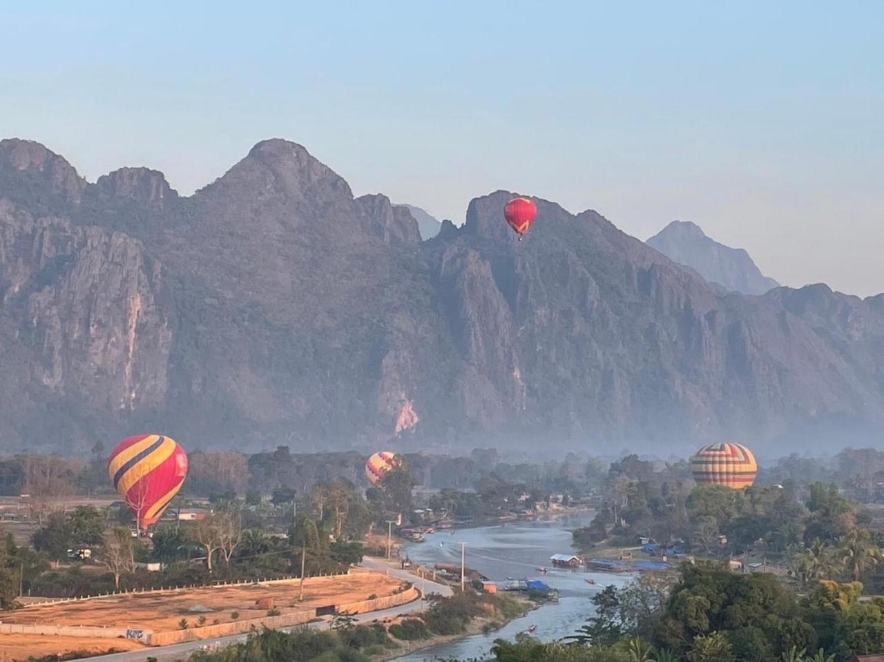 Vangvieng Sisavang Mountain View Hotel Vang Vieng Exteriör bild