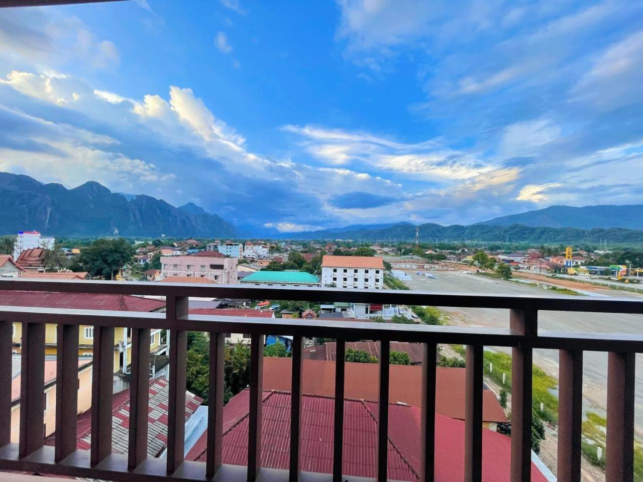 Vangvieng Sisavang Mountain View Hotel Vang Vieng Exteriör bild
