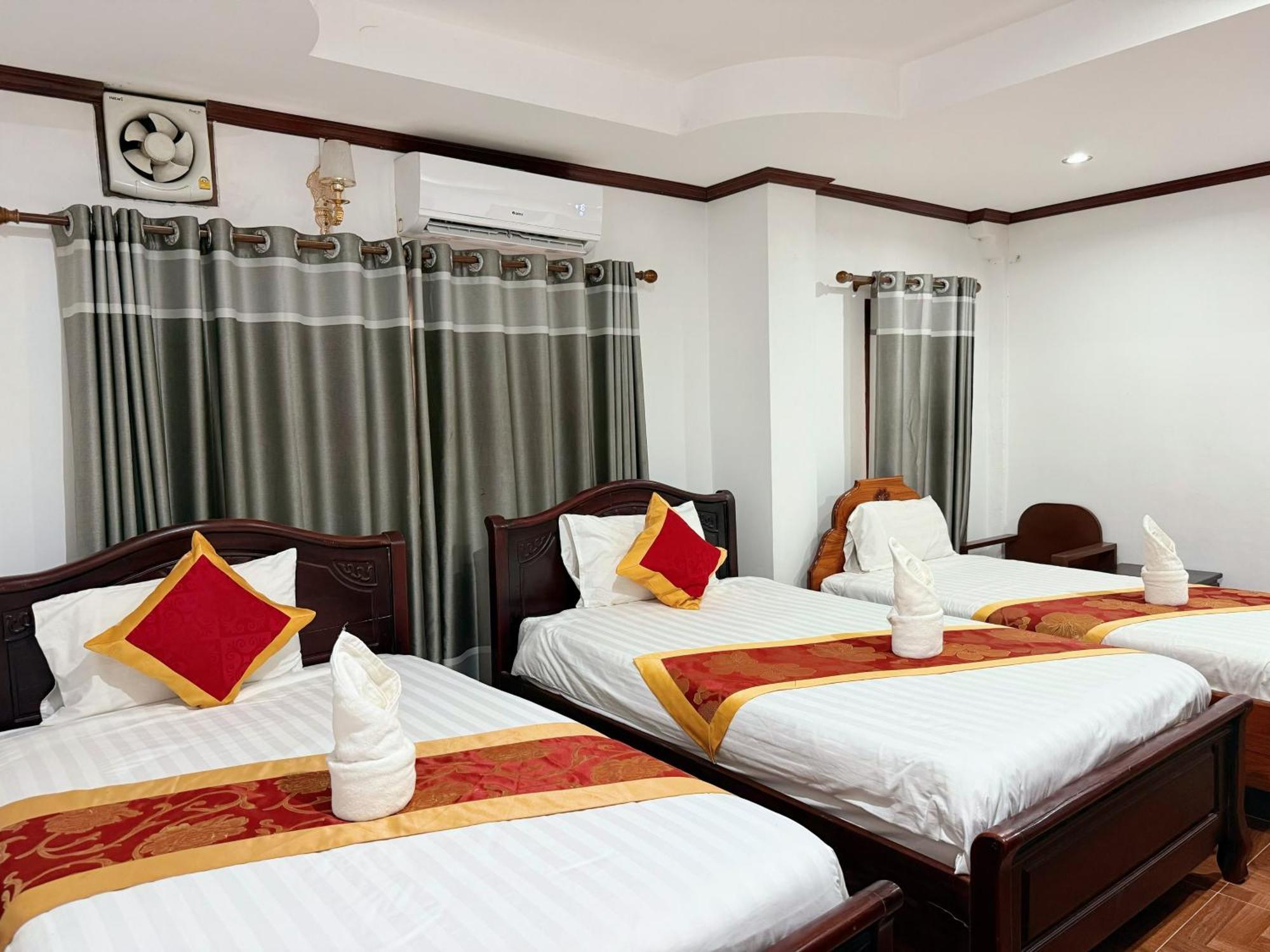 Vangvieng Sisavang Mountain View Hotel Vang Vieng Exteriör bild