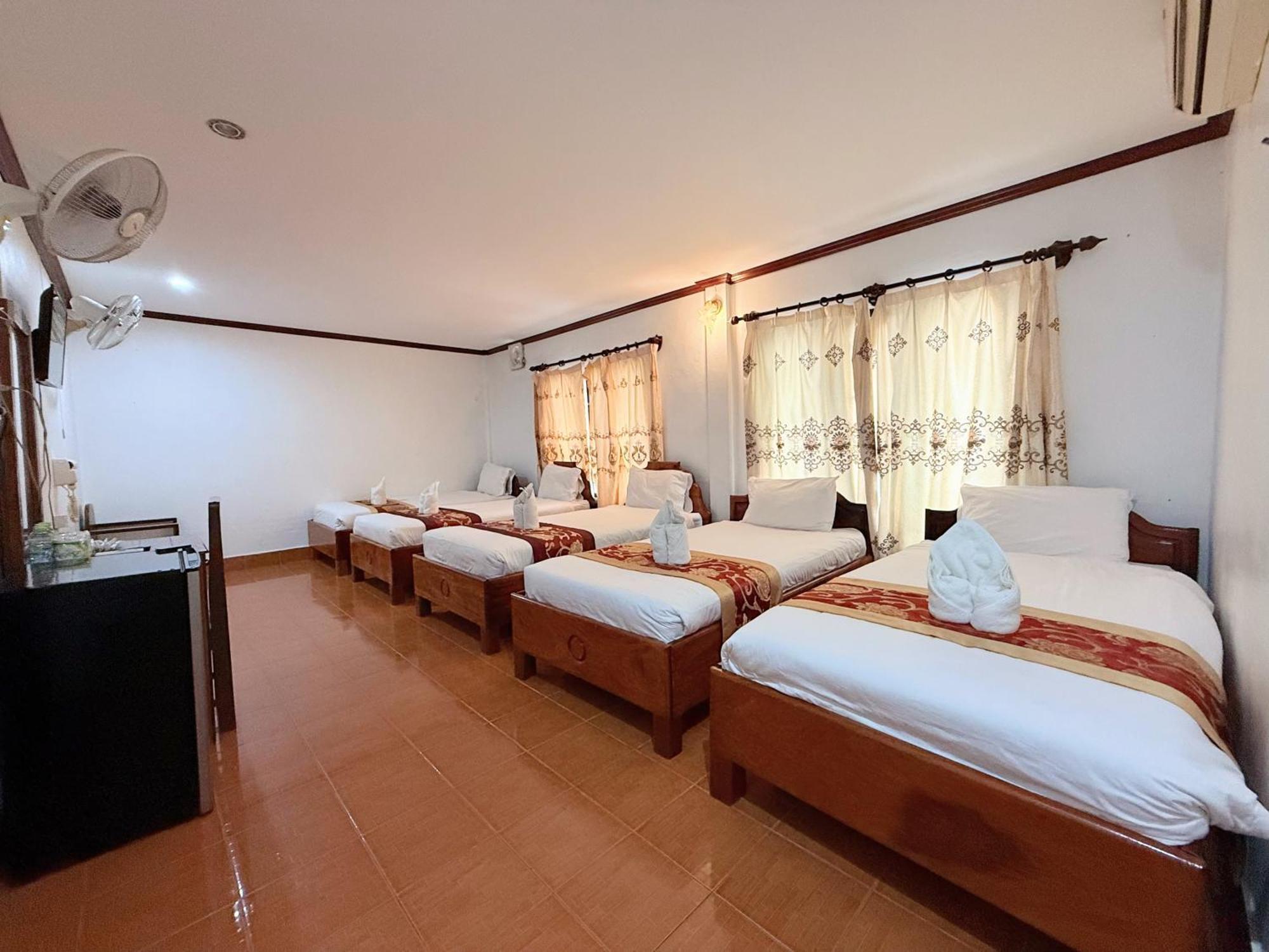 Vangvieng Sisavang Mountain View Hotel Vang Vieng Exteriör bild