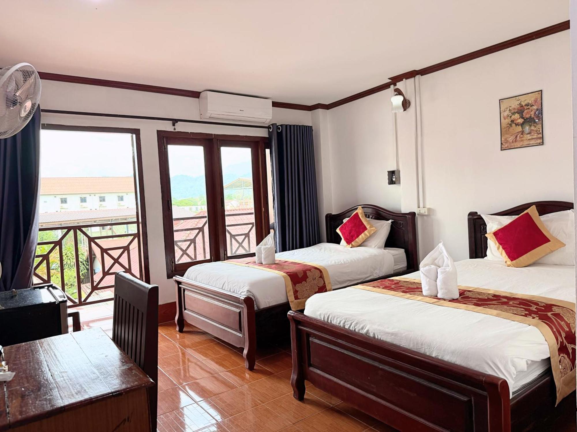 Vangvieng Sisavang Mountain View Hotel Vang Vieng Exteriör bild