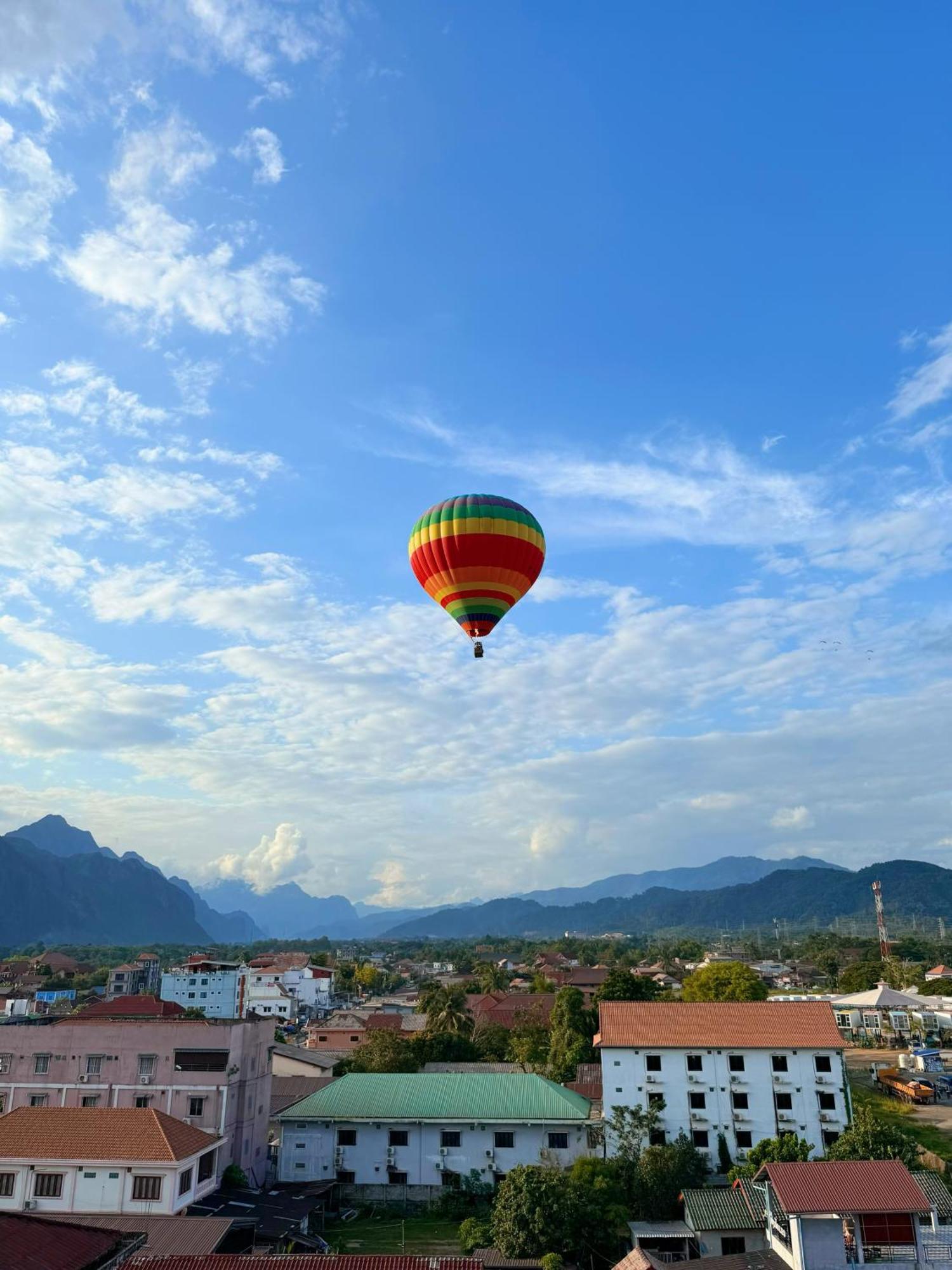 Vangvieng Sisavang Mountain View Hotel Vang Vieng Exteriör bild