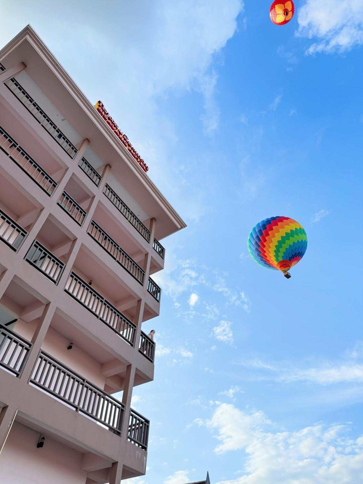 Vangvieng Sisavang Mountain View Hotel Vang Vieng Exteriör bild